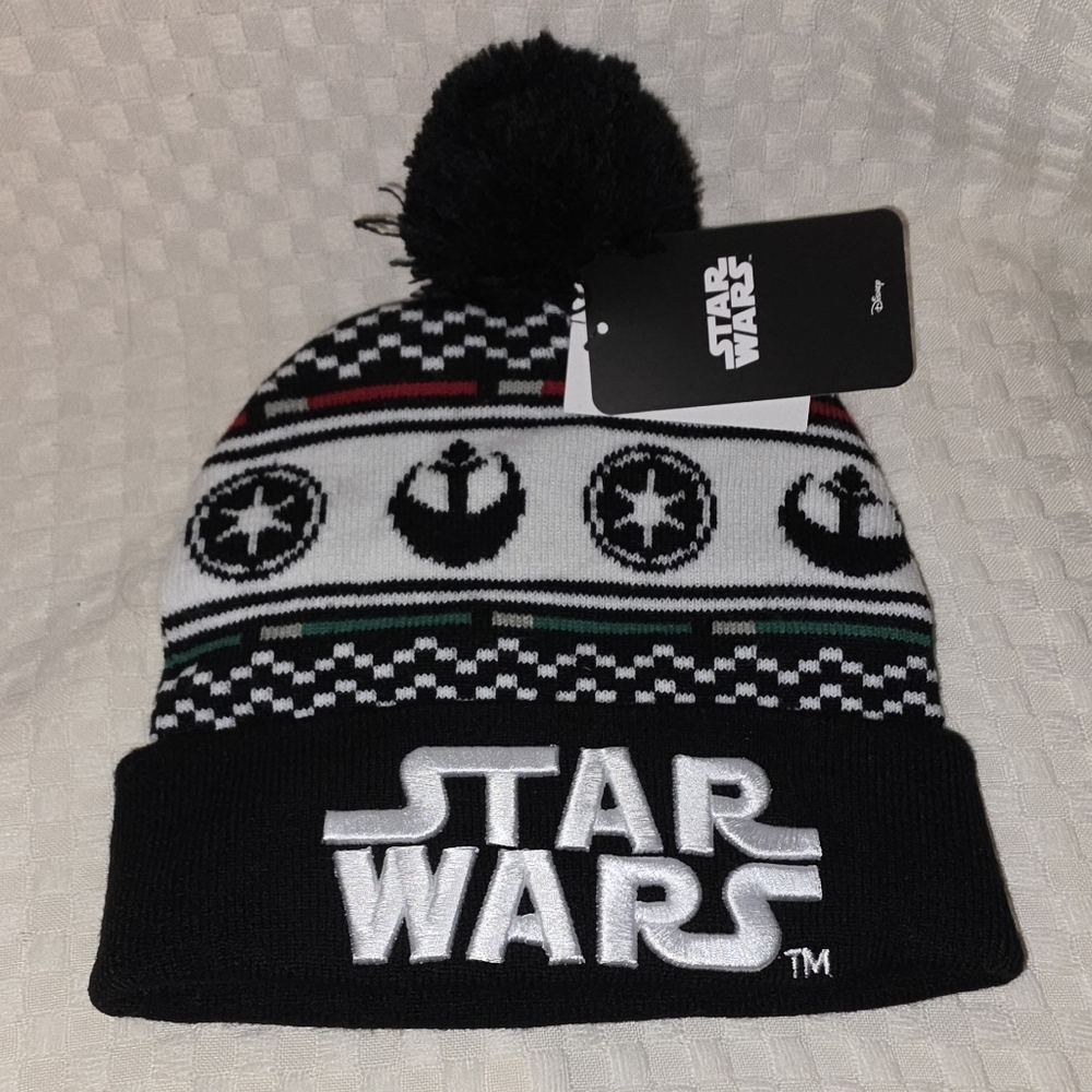 NWT Star Wars Knit Puff Beanie Hat Adult One Size Pom Winter Cap